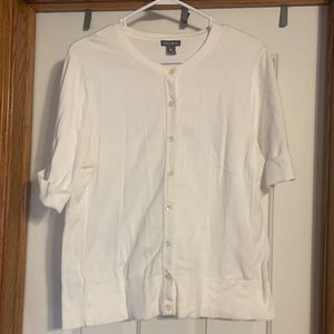 Short sleeved sweater